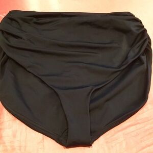 Wild Isles Swimwear Black Bottom Size 10/12